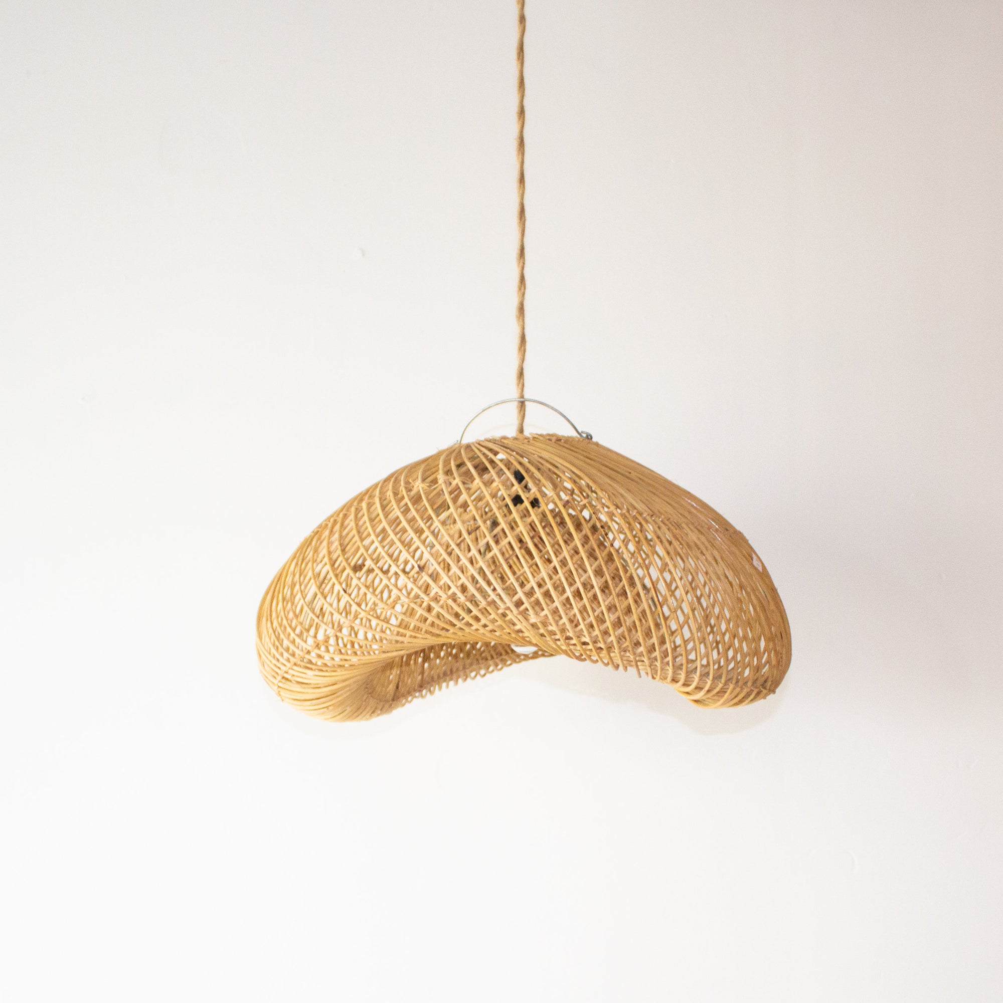 Handwoven Rattan Shell Pendant Light | Simple and Natural Lamp Boho