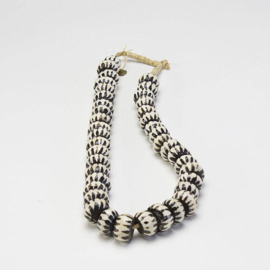 Malibu Necklace | Hand Crafted Black and White Shell Beads